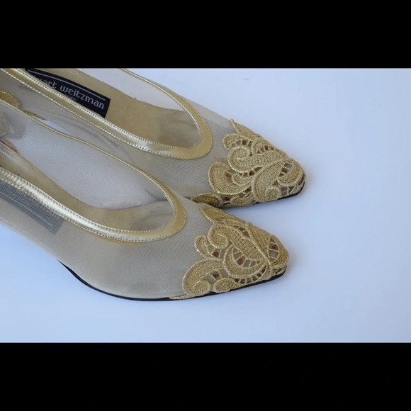 Stuart Weitzman lace pumps - Picture 7 of 8